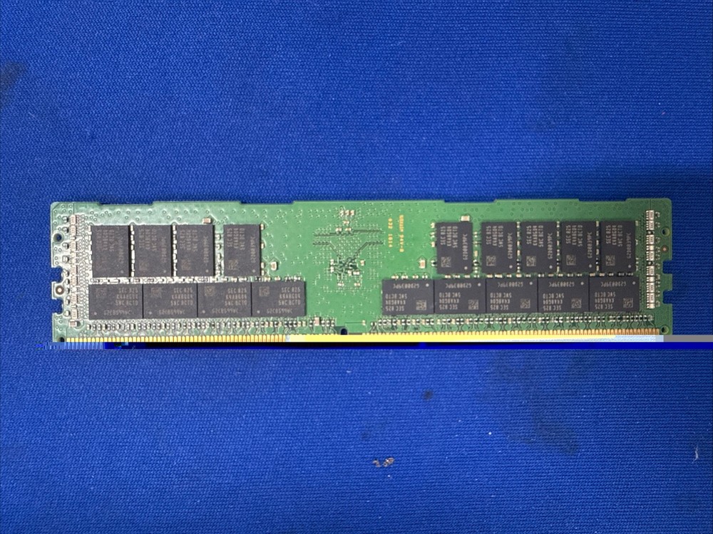 SAMSUNG 32GB 2Rx4 PC4-2666V Server Ram / ECC Memory - M393A4K40CB2-CTD6Q