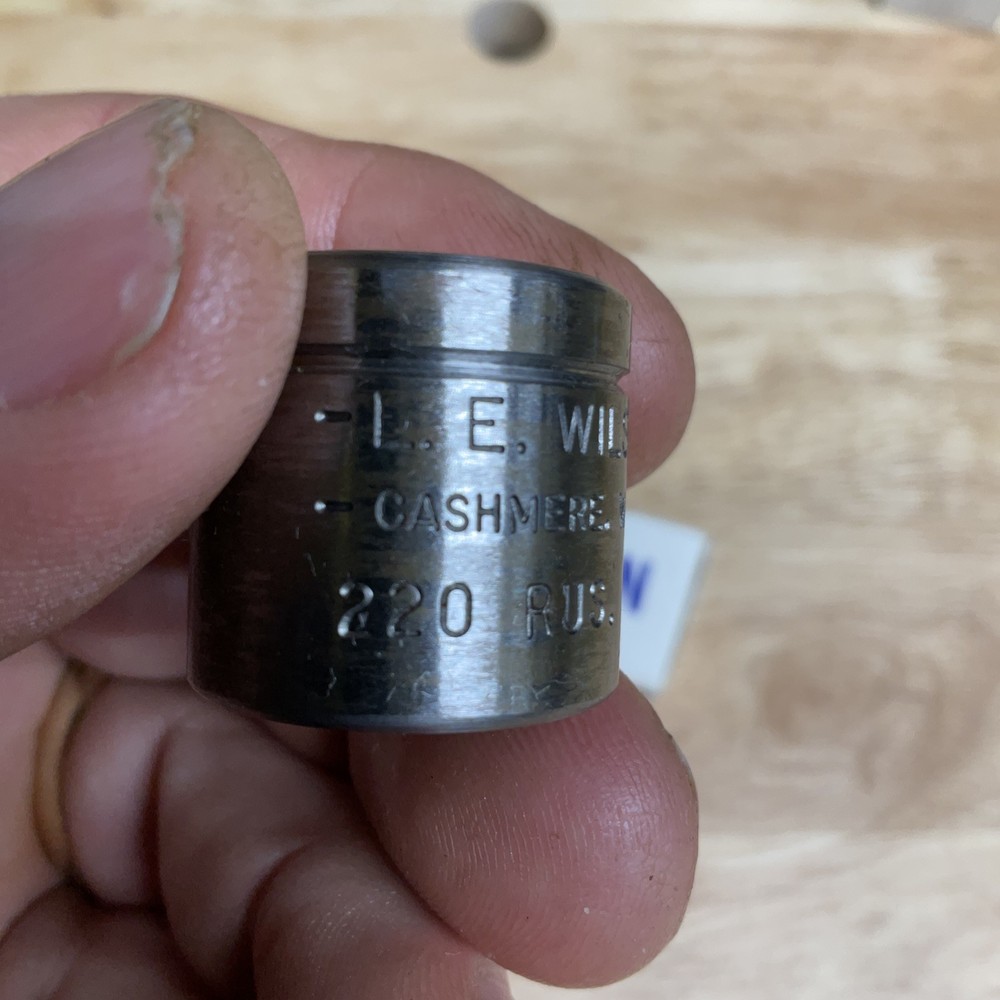 L.E. Wilson Case Holder 220 RUSSIAN New Case