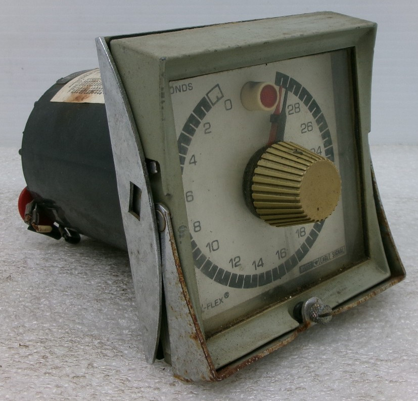EAGLE SIGNAL DIVISION CYCLE-FLEX 30 SECOND ANALOG TIMER HP50A6 #363E