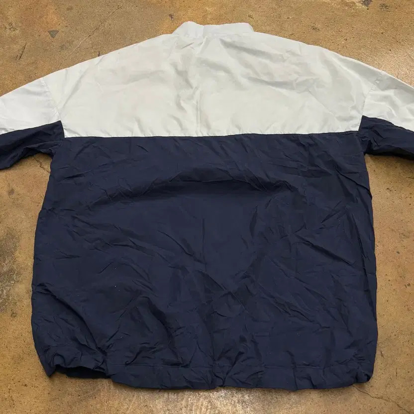 Umbro White Navy Windbreaker Jacket - Size 95