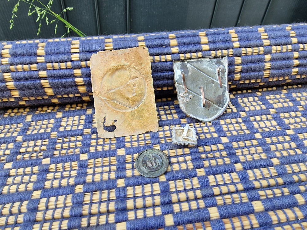 WW2 Original German Badges Front Item Relic.