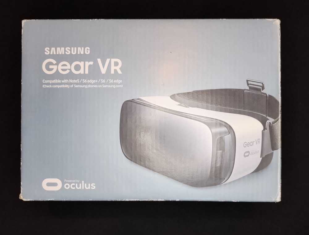 Samsung Oculus Gear VR Headset - Frost White