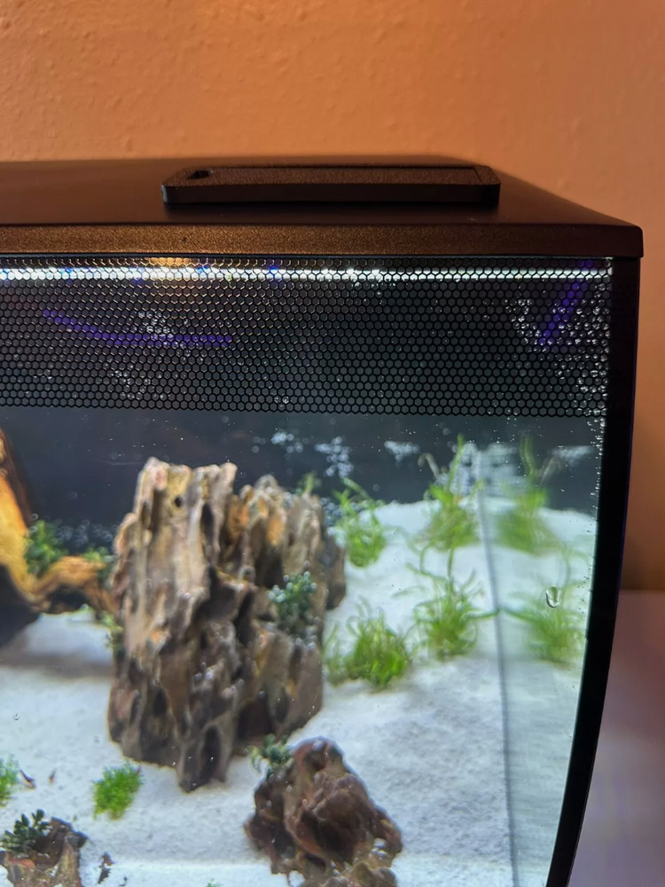 Fluval Flex Feeding Port Cover with Sliding Door (FLEX 9 & Flex 15)
