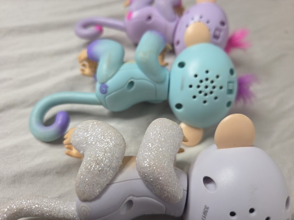 Lot Of 5 Fingerlings Monkey Wowwee