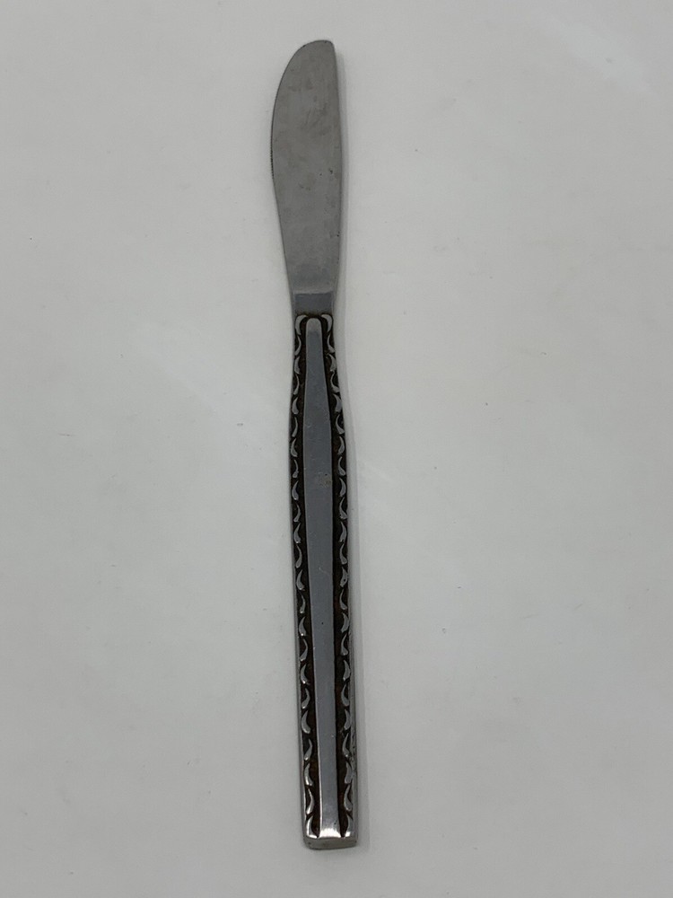 International INS392 Dinner Knife