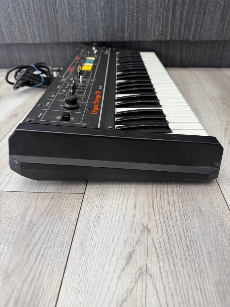 Roland RS-09 Organ Strings Synthesizer