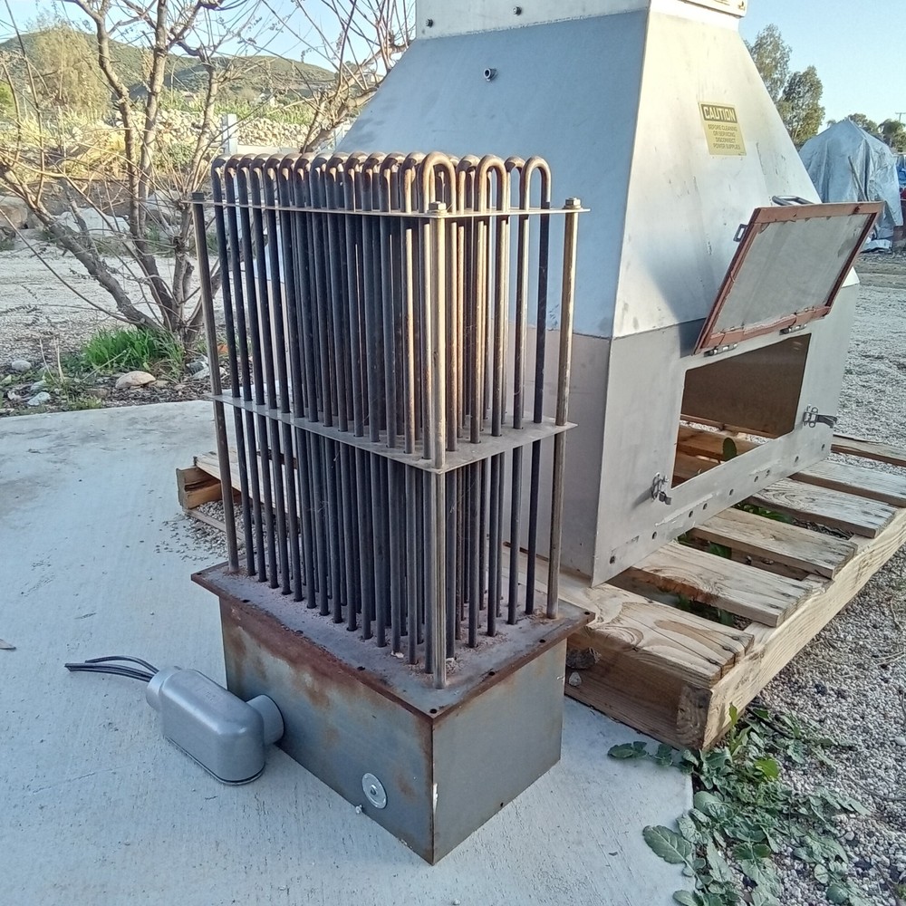 Pizza oven with large 3 phase heater