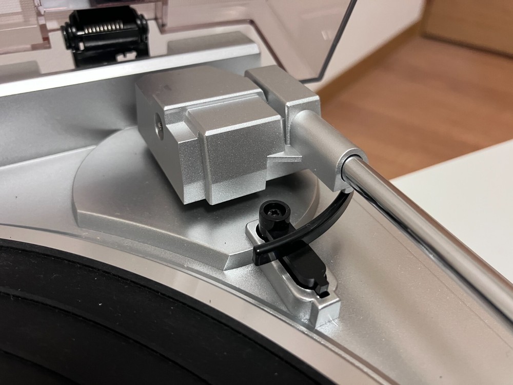 Denon DP-29F Belt-Drive Turntable Analog Record Player Phonoequalizer Silver