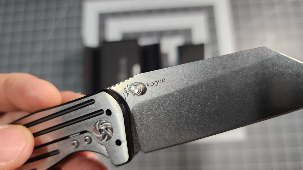 Kizer Knives Ki3480 Rogue - EUC