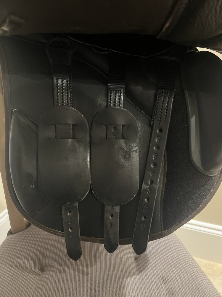 Thorowgood T8 all purpose 18” saddle