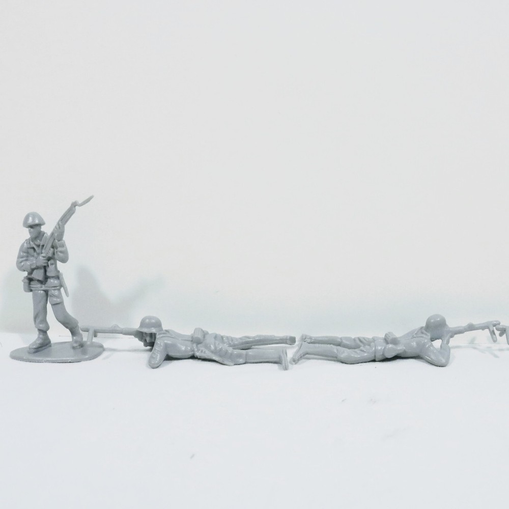 Army Figurines Grey Plastic Lot 1