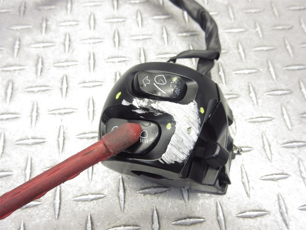 2012 12-16 Victory Vision Tour Left Handlebar Control Switch Handle Bar Button