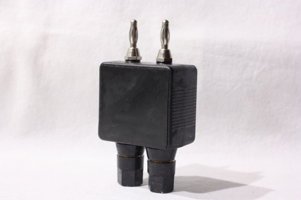 IsoTek CS-10 Voltmeter Current Shunt Input 10a - Output 10mv/a USED