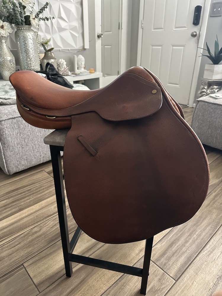 Jump saddle