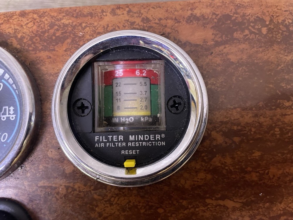 FREIGHTLINER CASCADIA SWITCH GAUGE PANEL OEM