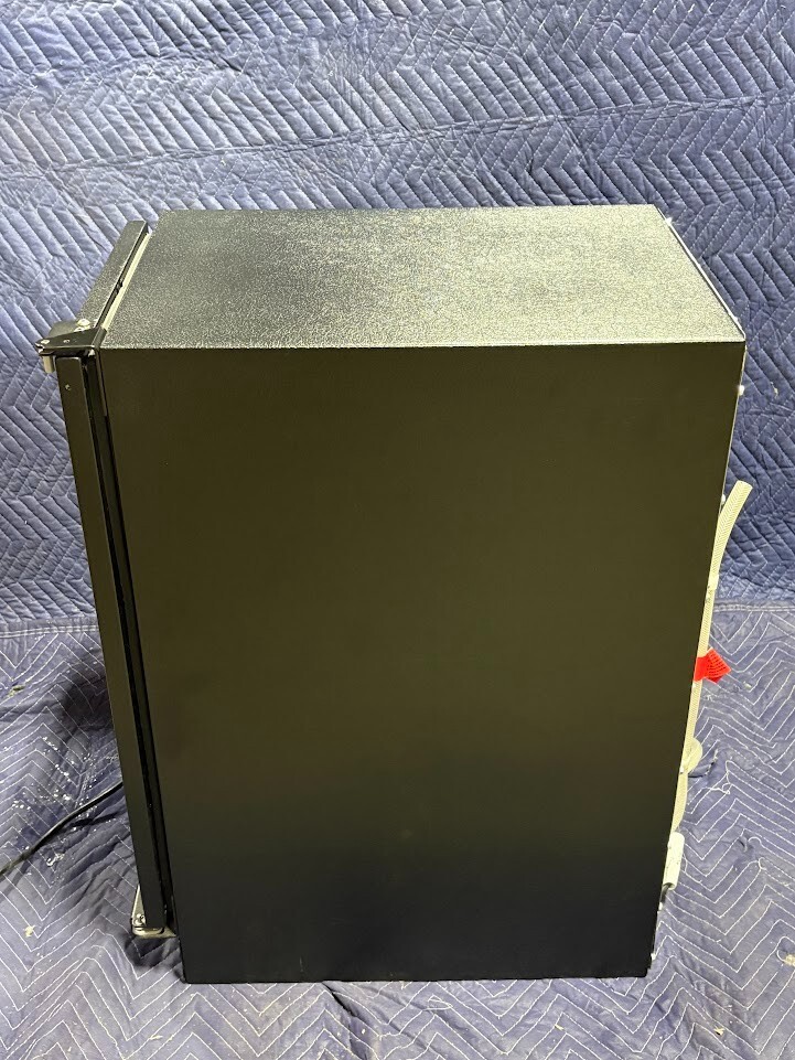 Marvel MACP215-IS01B 15" Panel-Ready Built-In 39lbs Undercounter Ice Maker *READ