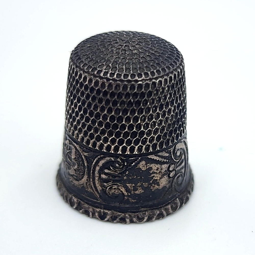 Vintage Simons Bros Grape Vine Sterling Silver Thimble
