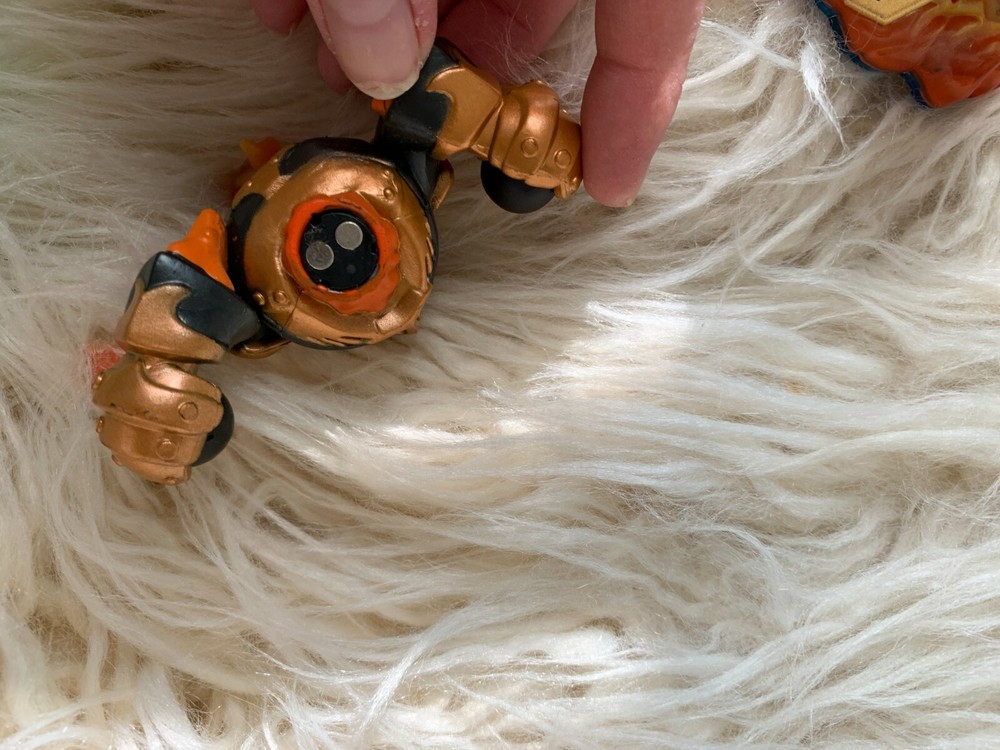 BLAST ZONE Skylanders SWAP FORCE loose figure card & code sticker Blue Base