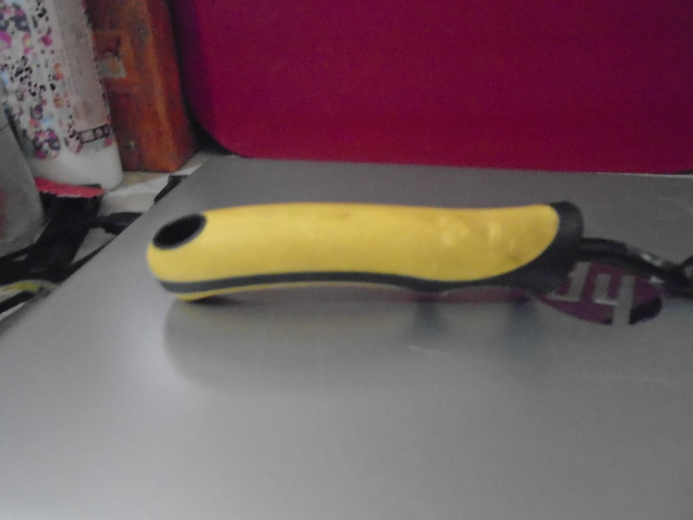 Hand garden fork with yellow soft handle. Flawless.