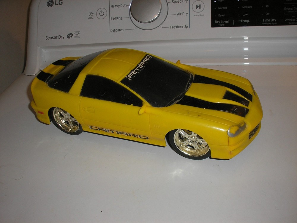Plastic 13 1/2" 2002 Chevy Camaro SS Remote Controlled NO CONTROLLER UNTESTED