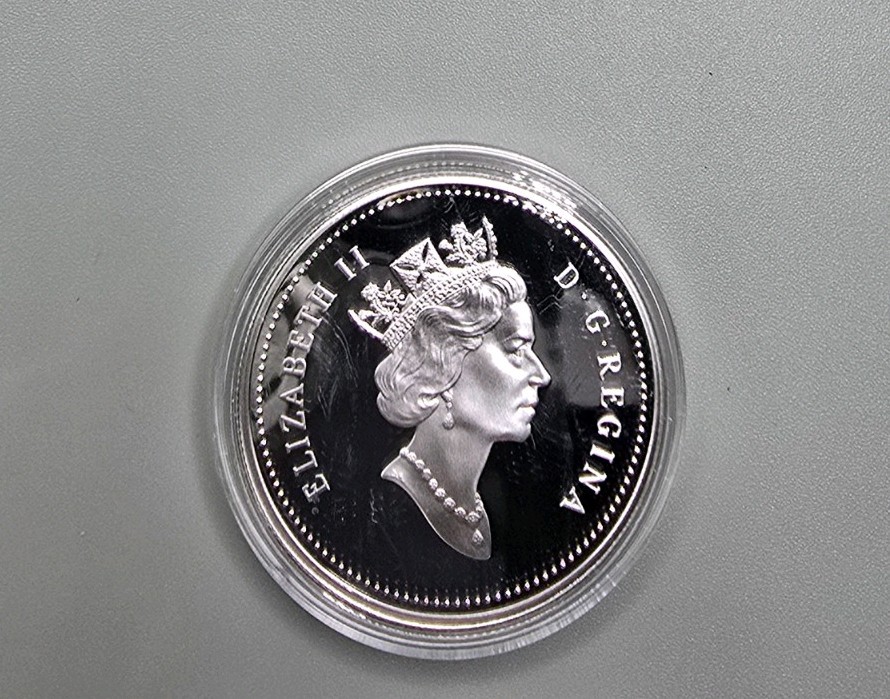 1996 Canada .925 Silver Dollar McIntosh Apple