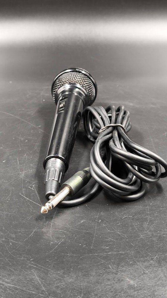 Uni-Directional Dynamic M5 Microphone Used Working Black