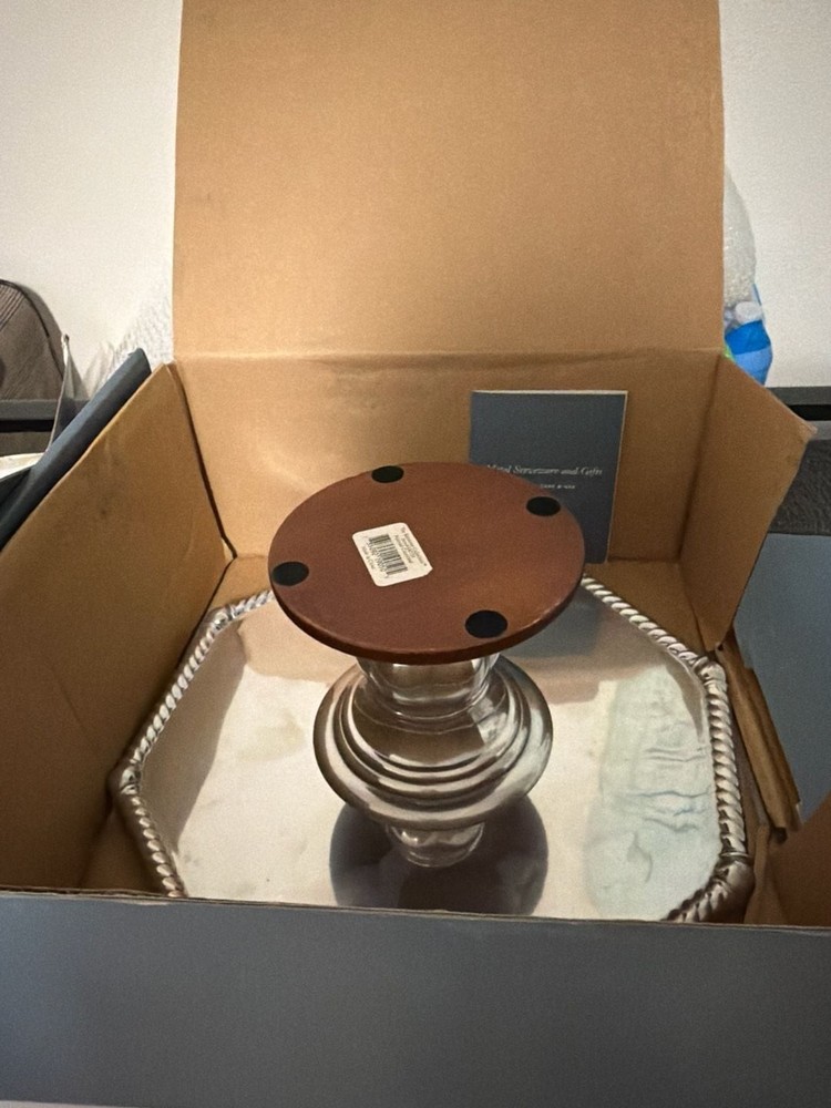 Reed & said cake stand,