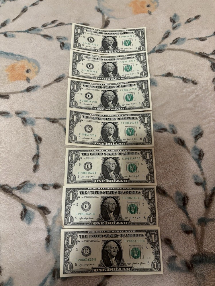 Consecutive 1 Dollar Bills