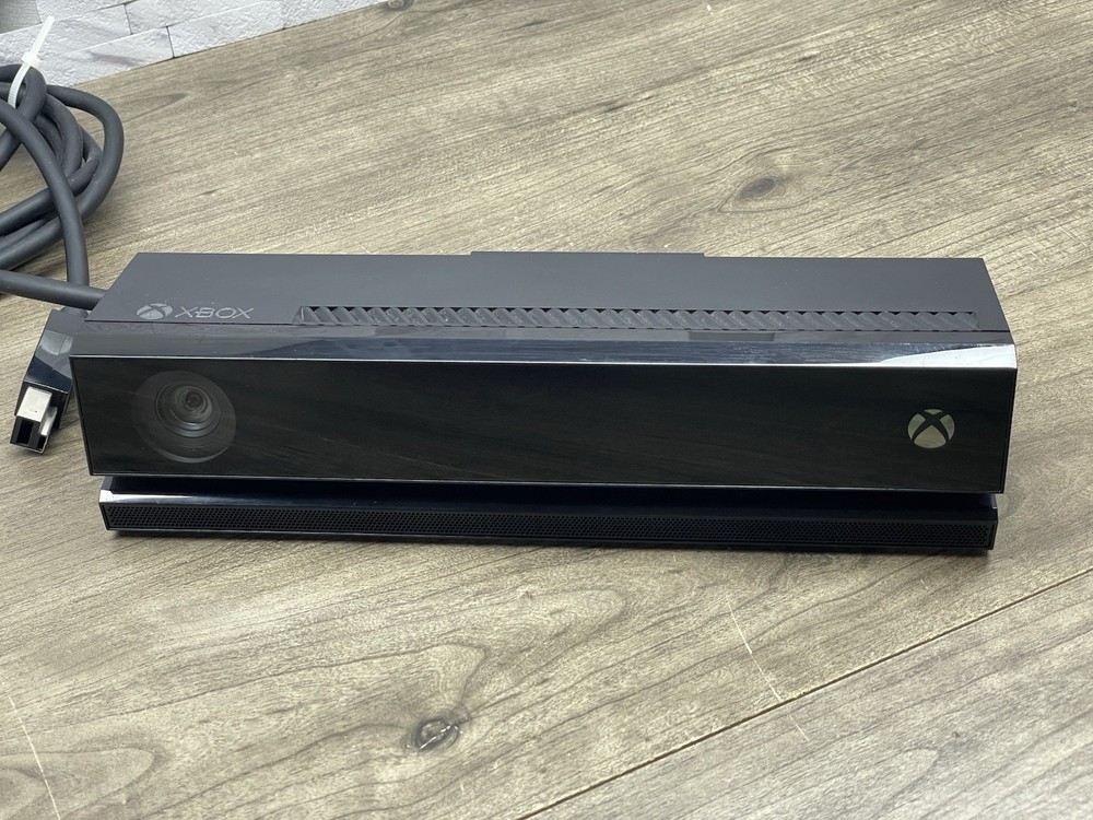 Microsoft Model 1520 Xbox One Kinect Camera Motion Sensor Bar Used Black