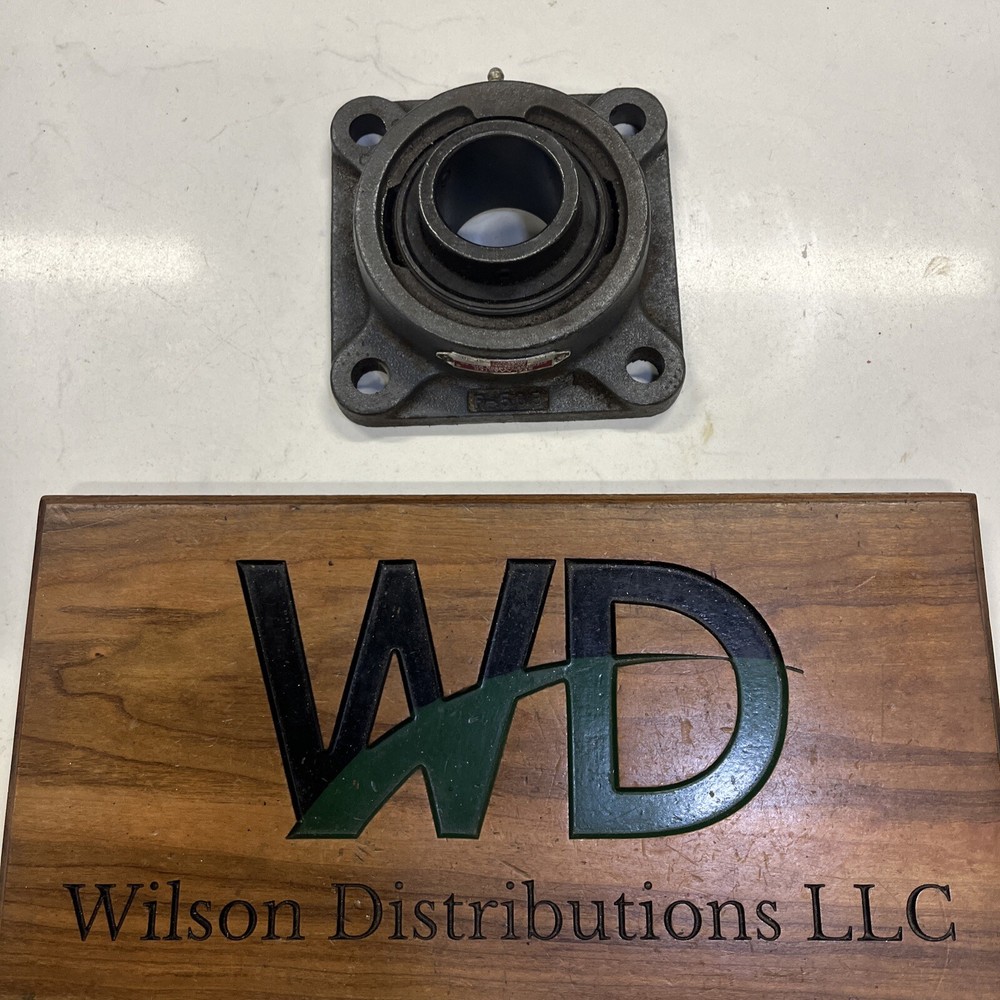 Seal Master SF 26 Flange With Bearing