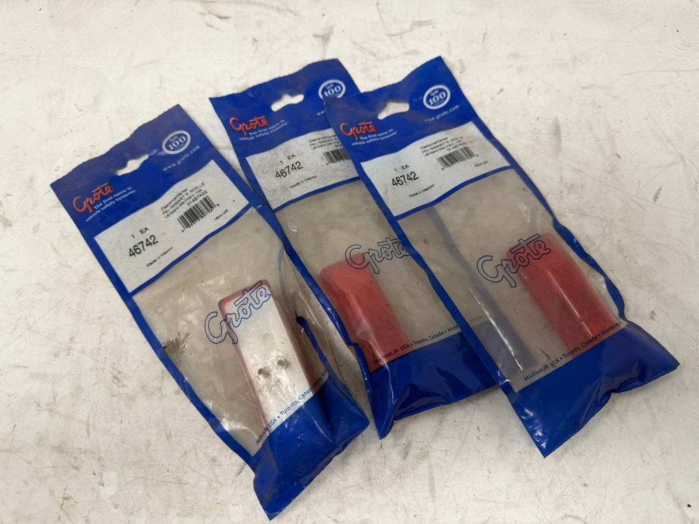 3x Grote 45092 Red Clearance Marker Light Rectangular Double Bulb 12V PC