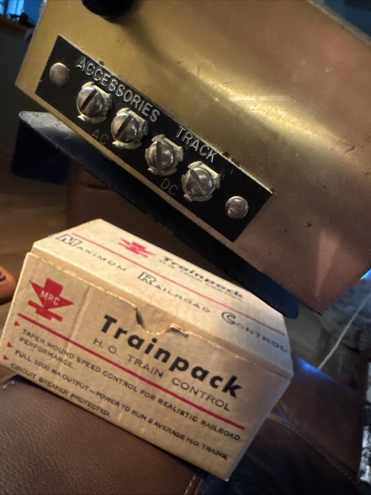 MRC Trainpack Model 100 HO Scale Trains Variable DC and fixed AC circuits Tested