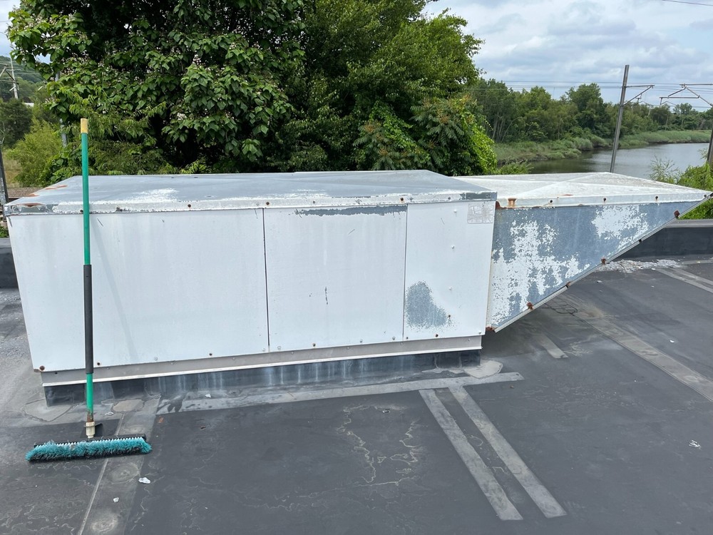 Used paint spray booth - commercial 14' x 24'
