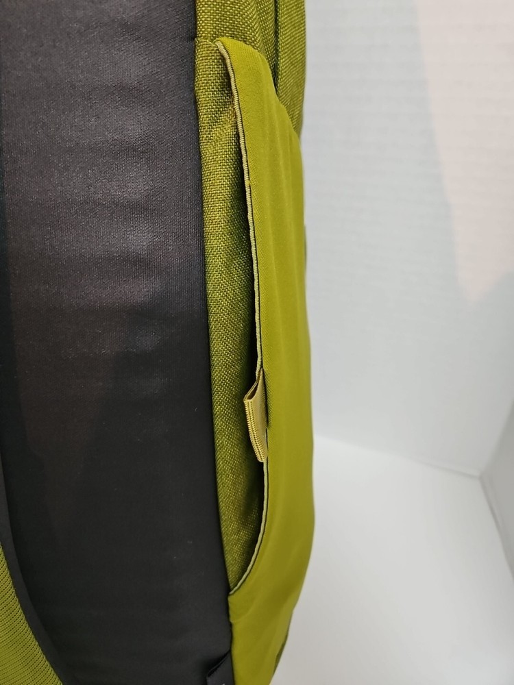 Osprey Arcane 30L Backpack. Matcha Green Heather.