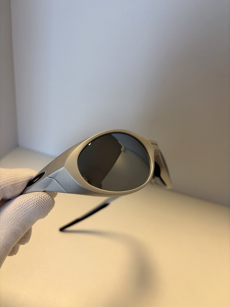 Oakley eye jacket redux sunglasses silver frames silver lens