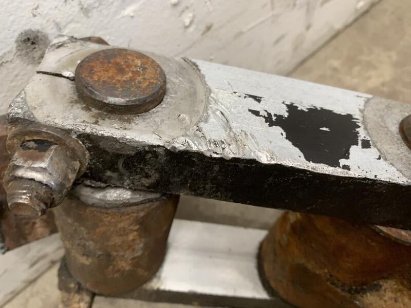 2005 Peterbilt 357 Suspension Bracket (641-11891)