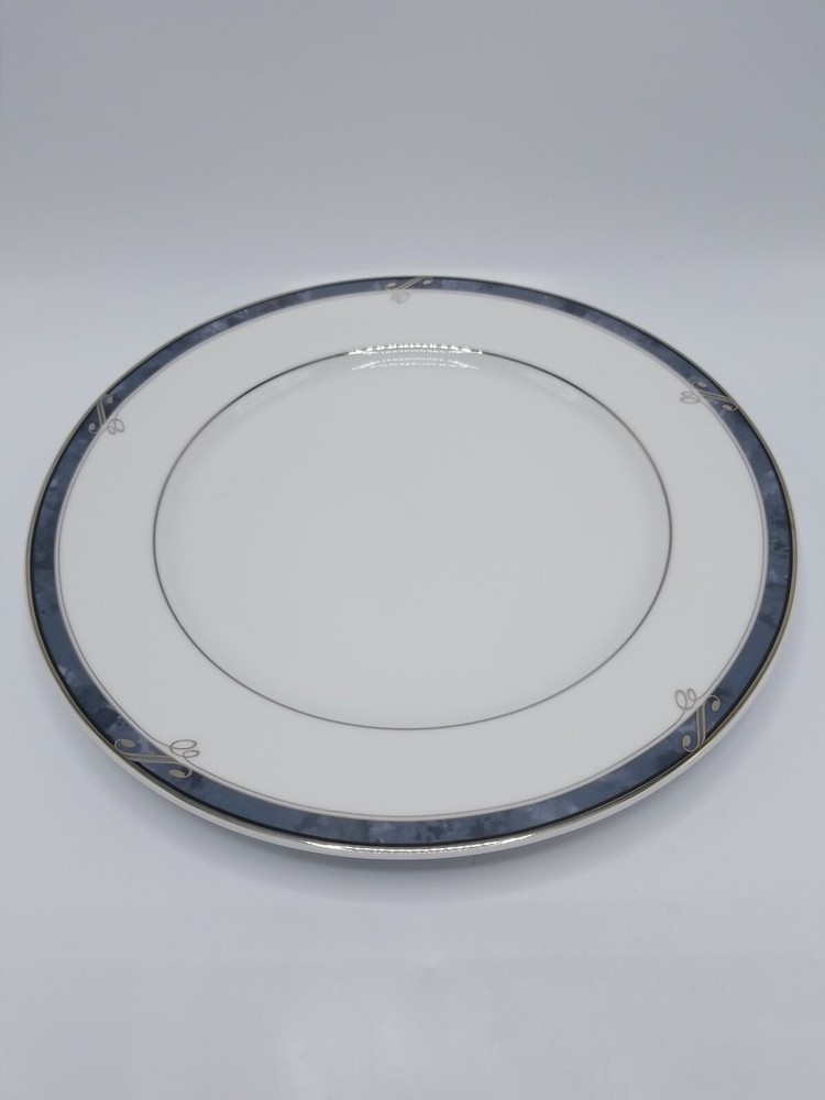 Nikko "Moonstone" 10 5/8 Inch Dinner Plate-Mint