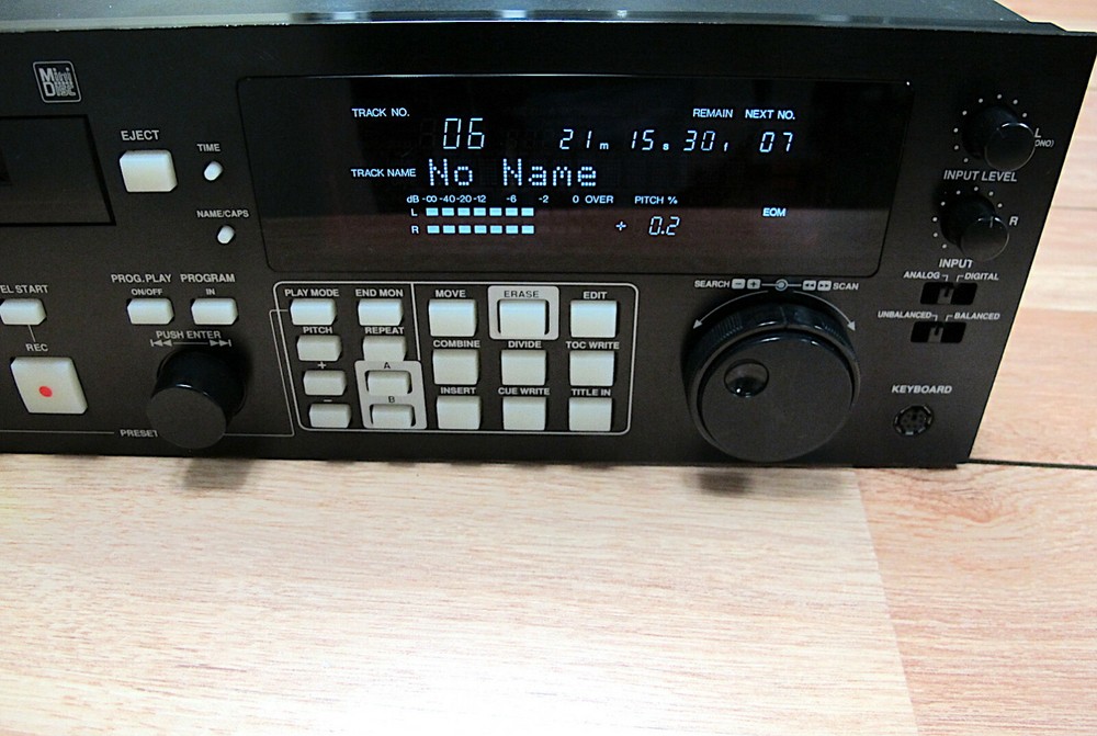 Used Denon DN-M1050R Mini Disc Player/Recorder