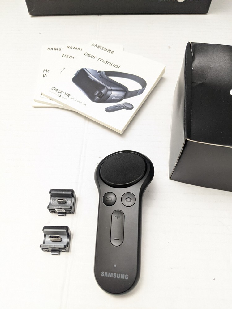 Samsung Gear VR Headset & Controller