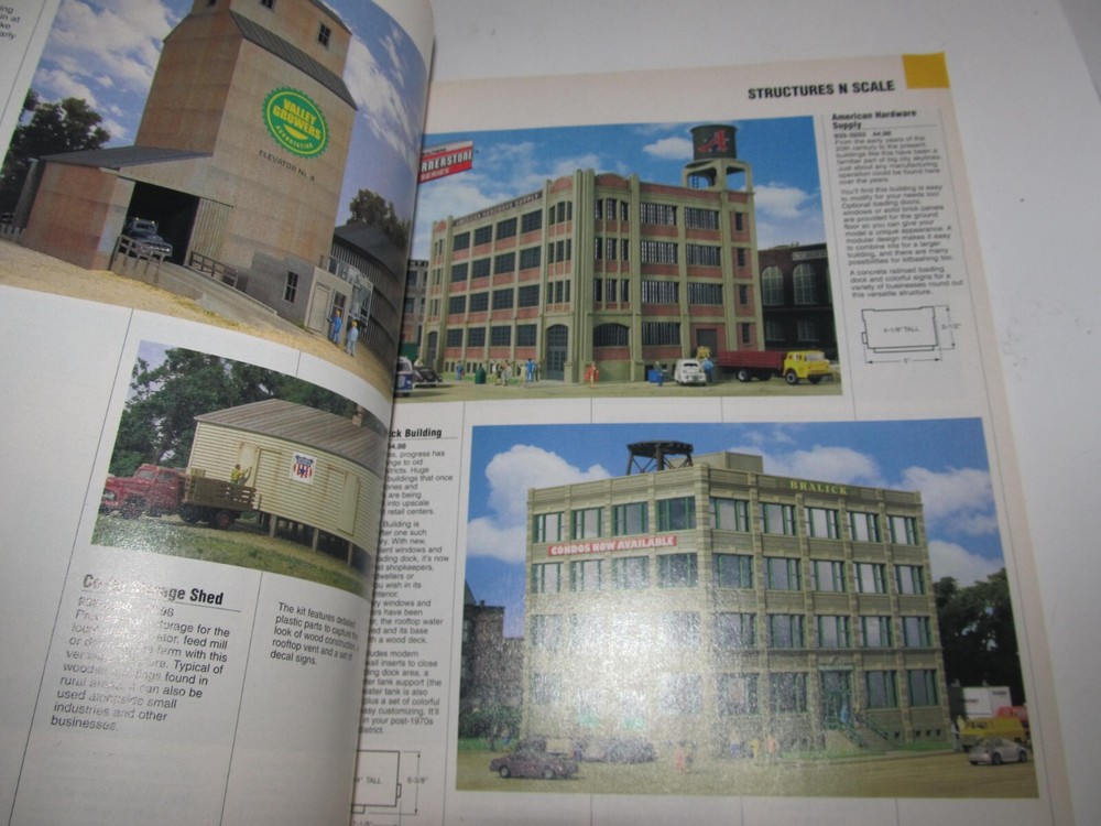 Walthers 2005 N and Z Scale Catalog, Model Railroad Reference Book