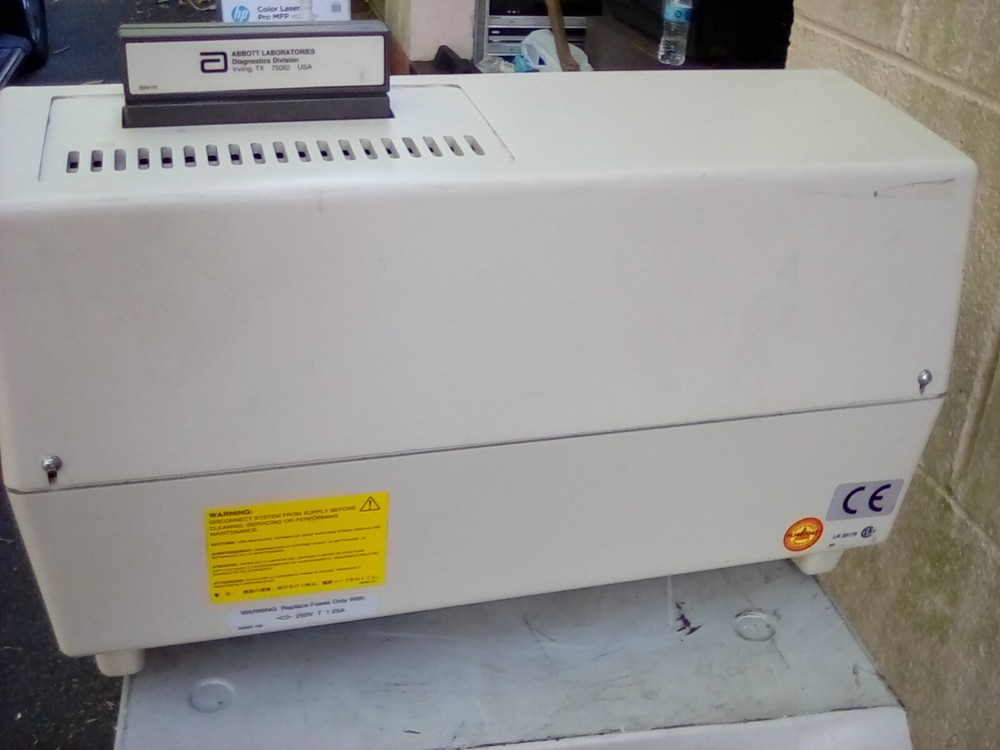 Abbott Quantum II Dual-Wavelength Analyzer 3305-86