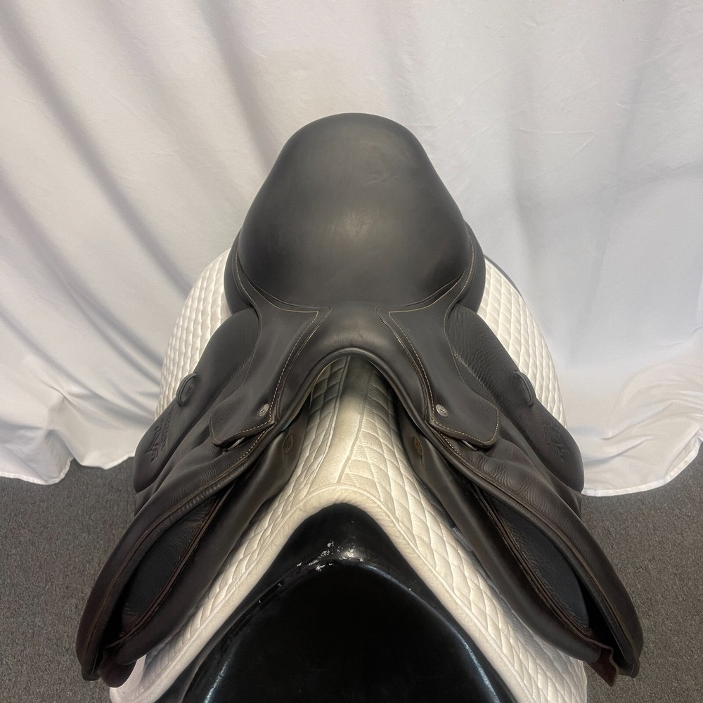 Used Voltaire Stuttgart - Size 18" Jump Saddle Brown