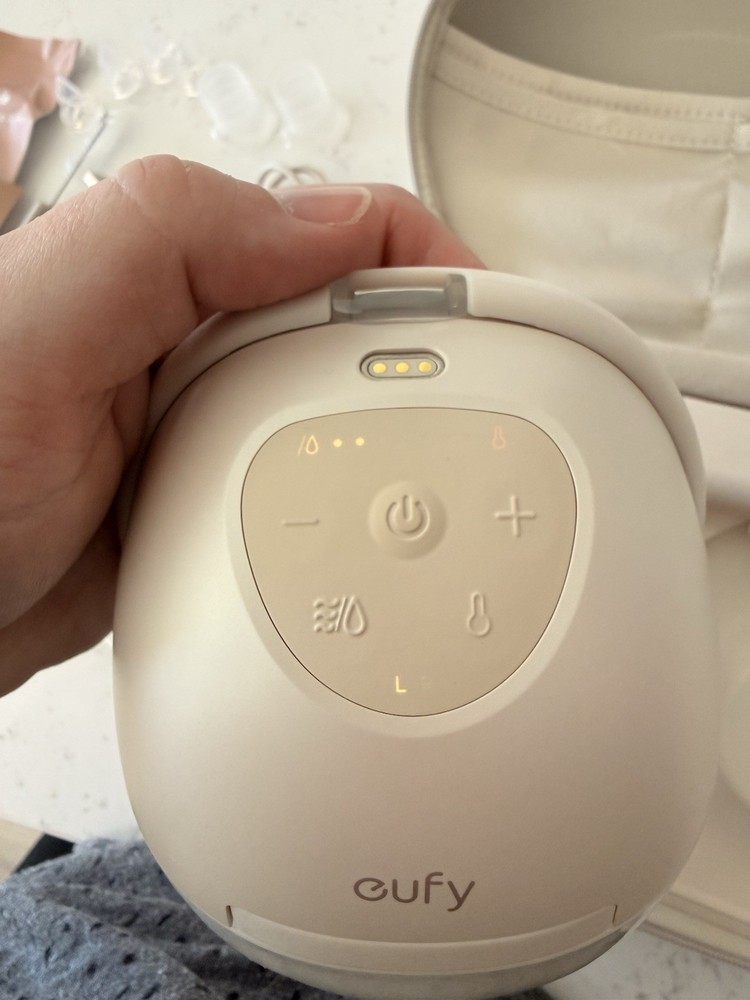 eufy Double Electric Breast Pump Adjustable Settings Charging Case Multiple Siz…