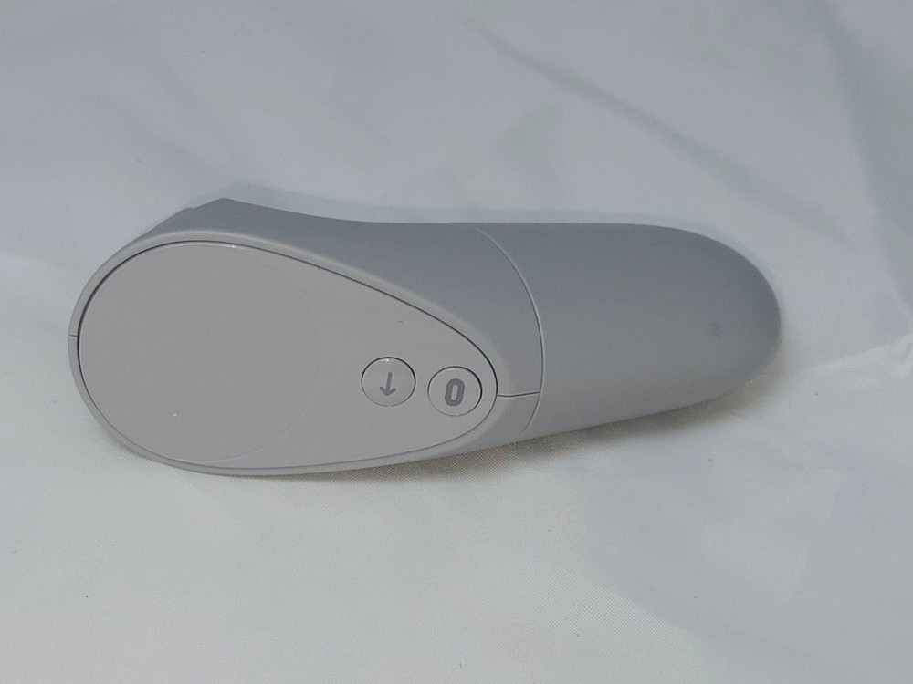 Oculus Go Standalone VR Headset with Controller and Carrying Case