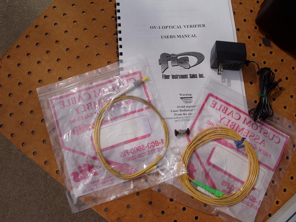 FIS FIBER OPTICAL VERIFIER MODEL OV-1 LIGHT SOURCE METER with CASE GOOD WORKING