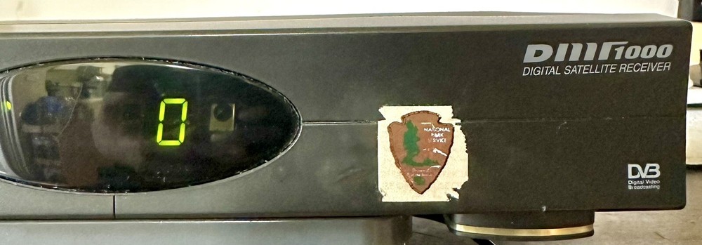 Digital Video Broadcasting DMT1000 Digital Multimedia Satellite Receiver