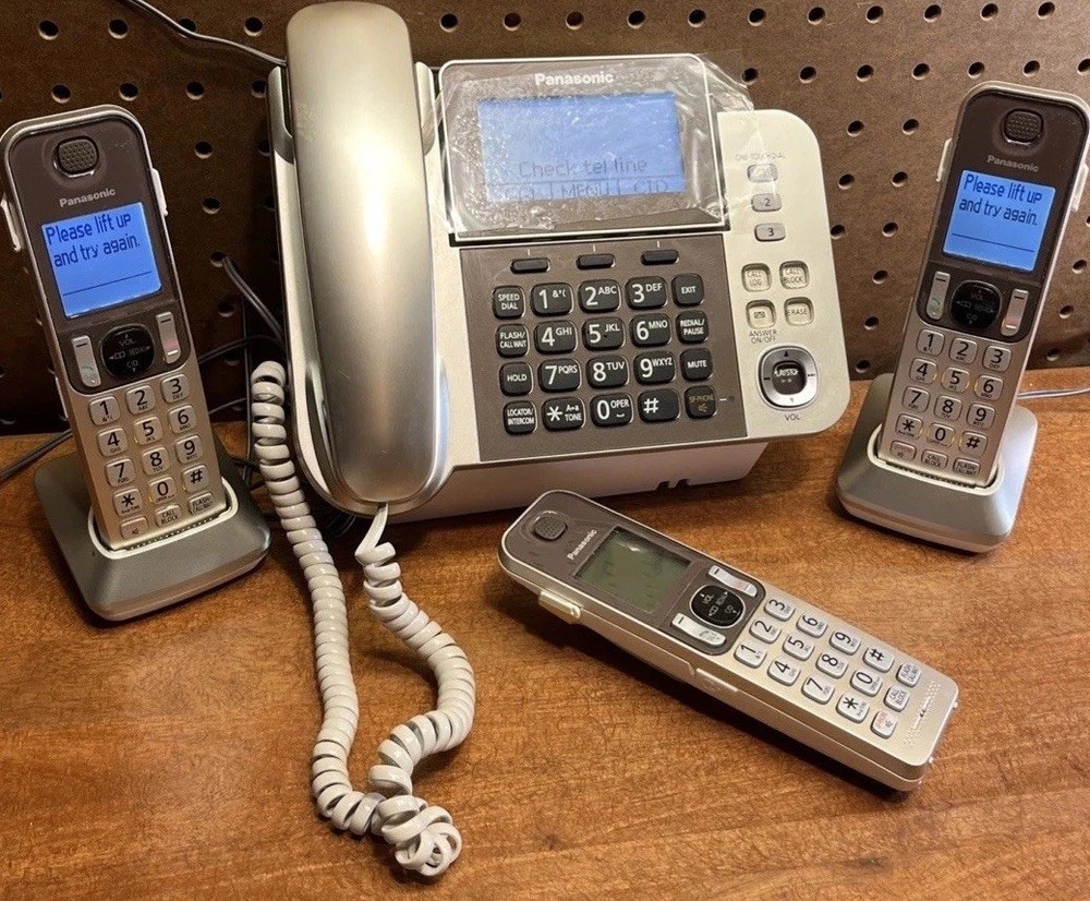 Panasonic 4 Handset Cordless Phone System w/ Answering Machine Base Tested
