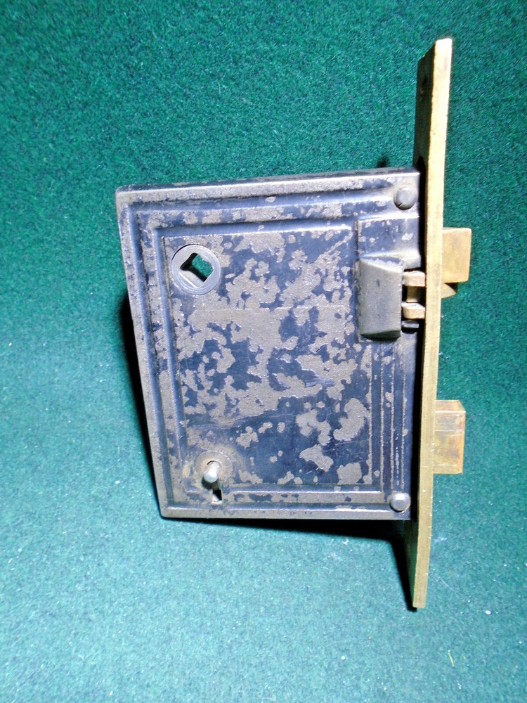 R & E RUSSELL & ERWIN # 013 MORTISE LOCK w/KEY - NICE - RECONDITIONED (9779-2)
