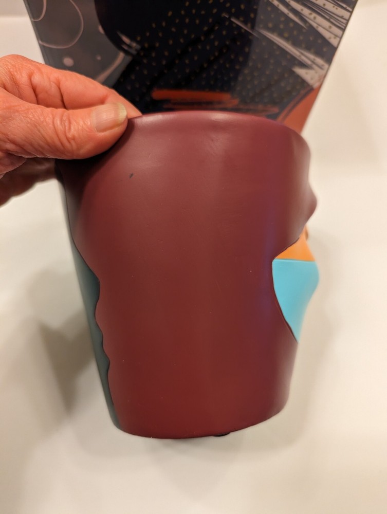 Gugugo Abstract Face Planter