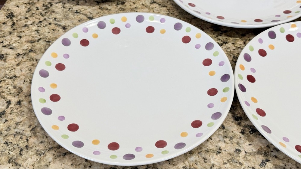 Pampered Chef Simple Additions Dots 16pc Dinnerware Set Service 4 UNUSED